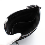 HUGO BOSS CROSSBODY BAG 50483567 001 BLACK ヒューゴボス ショルダーバッグ エンベロープバッグ ジップクロージャー ロゴディテール クロスボディバッグ メンズ ブラック